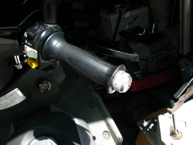 Right (throttle) bar end.