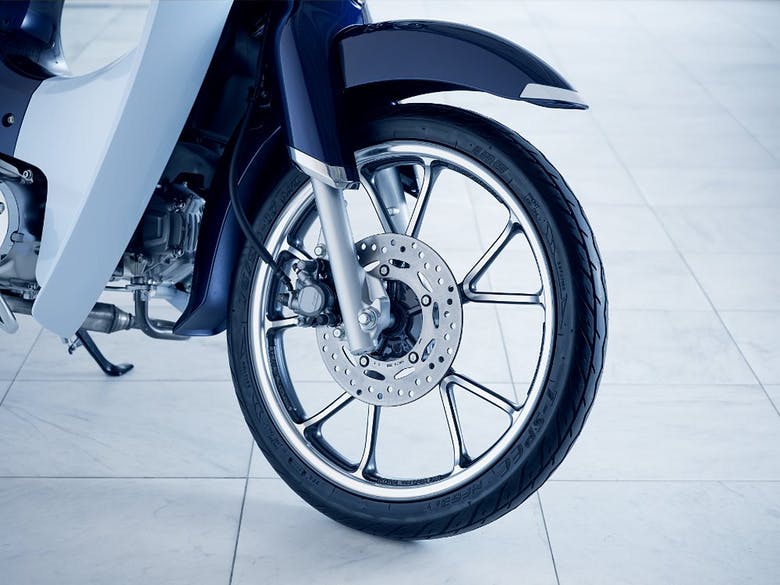 19_Honda_Super_Cub_C125_ABS_front_wheel.jpg