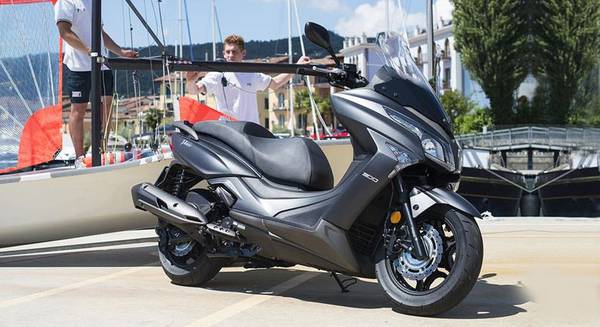 kymco 300i.jpg