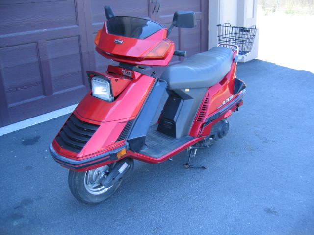 1986 Elite 150 007.jpg