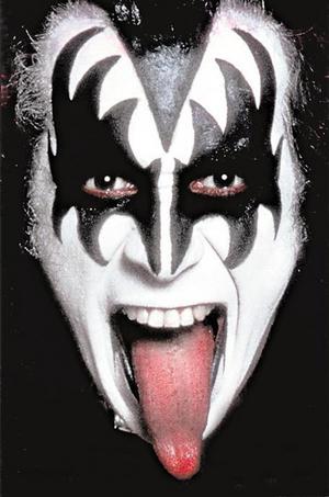 gene_simmons_narrowweb__300x453,0.jpg