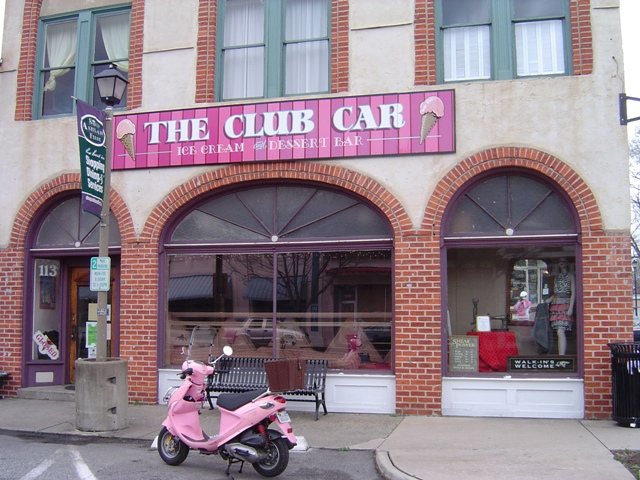 Here's the local ice cream and dessert bar!