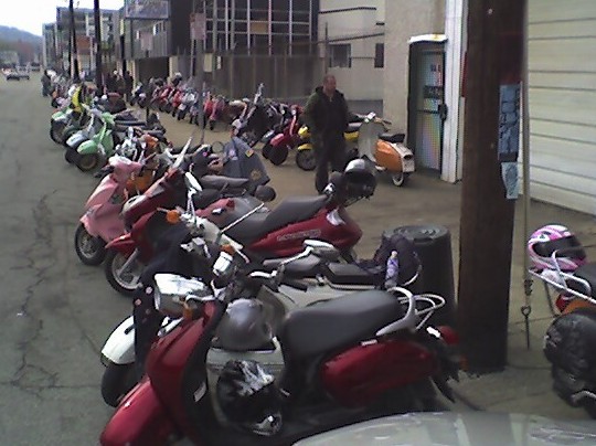 WKRP Rally 2007 scooters at rest at the Gypsy Hut - Cincinnati, Ohio