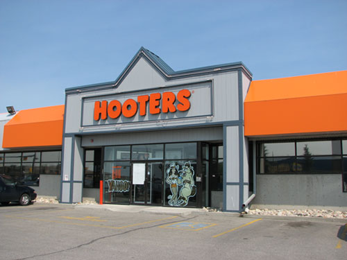 hooters_01.jpg