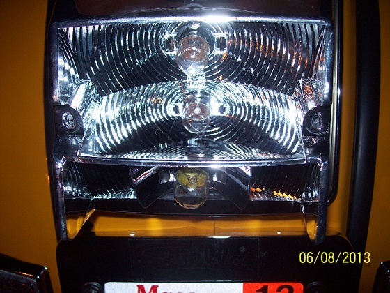 The lower light is the one that won't work.