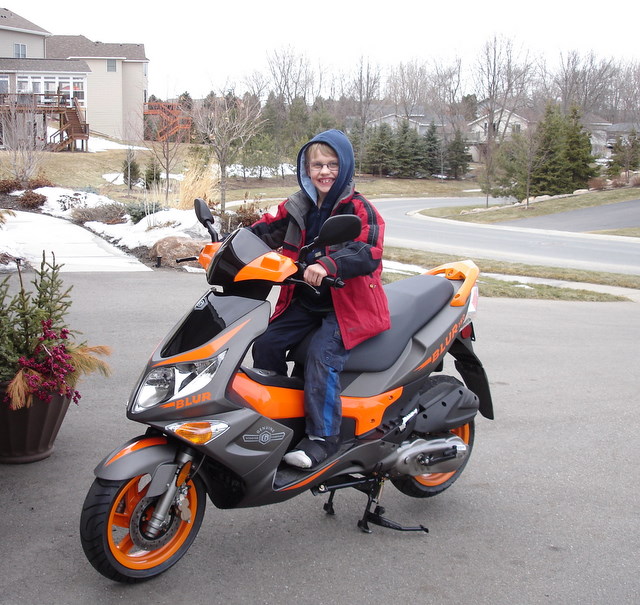 Cool scoot, papi !