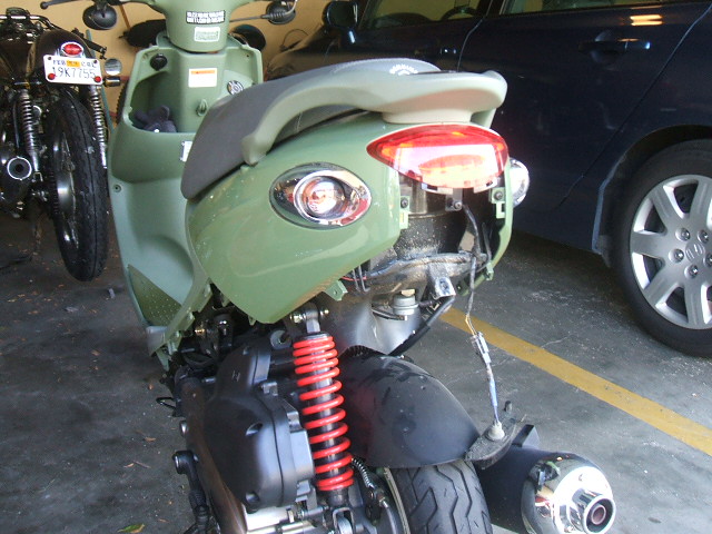 Scooter Paint Job 004.JPG