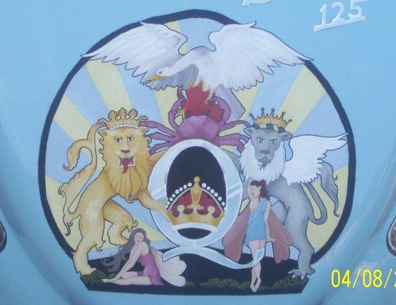 Queen crest