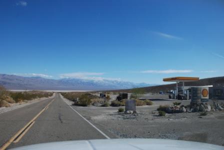 Shell Gas, Panamint Springs, CA. Dennis Rowe Photo.