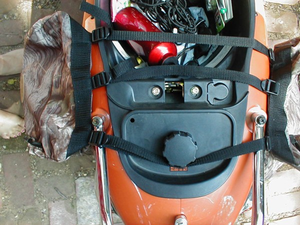 the adjustable thingys were on each bag. i only use the 3 on one side.